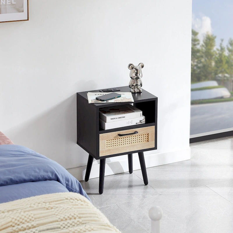 15.75Table d'appoint en rotin avec prise électrique et ports USBTable de chevet moderne avec tiroir et pieds en bois massif, table d'appoint pour salon