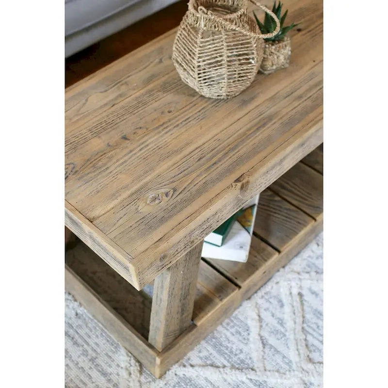 Table basse enveloppante naturelle en forme de A