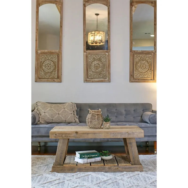 Table basse enveloppante naturelle en forme de A